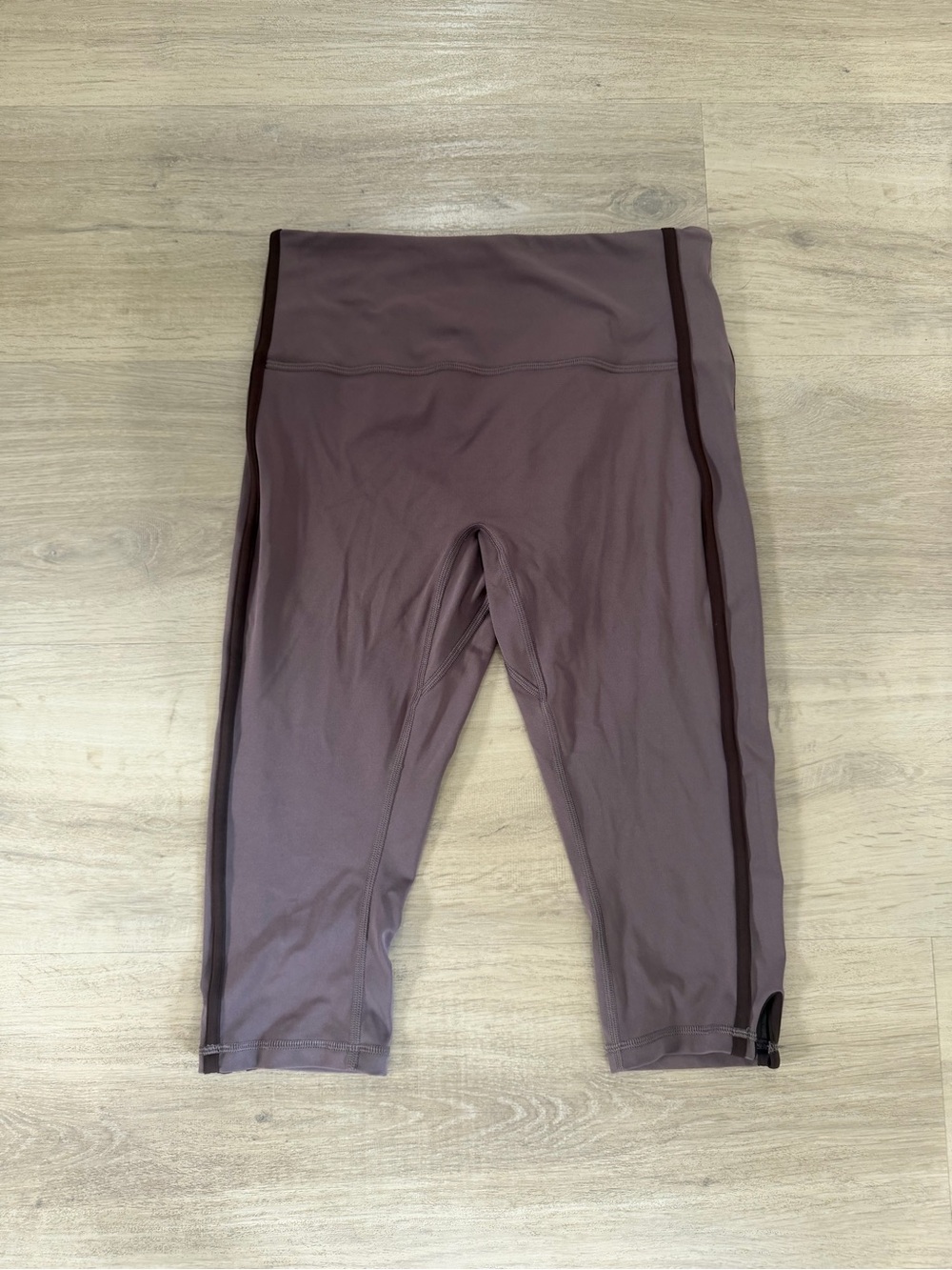 Athleta taupe Capris with Side Trim